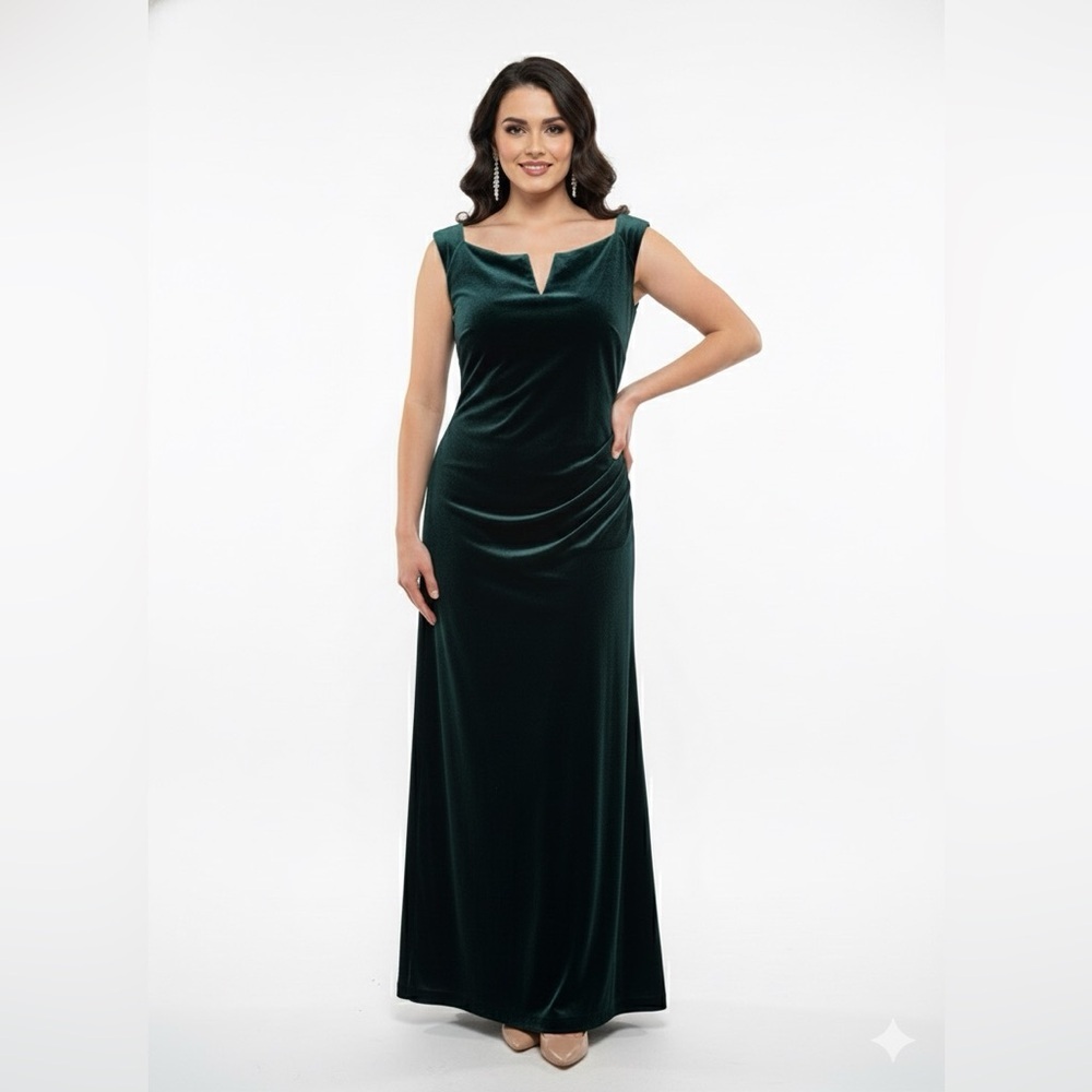 XSCAPE Women’s Velvet size 14W sleeveless ruched emerald green gown